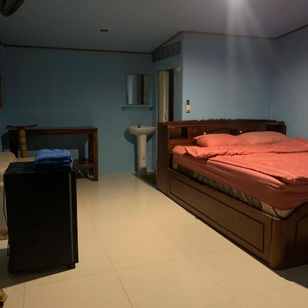 The Pier Homestay Thongsala Exterior foto